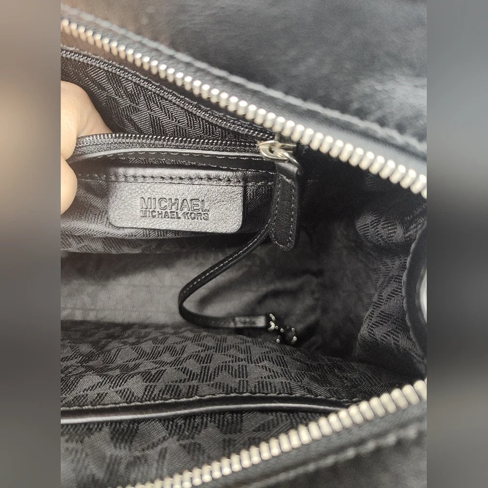 Michael Kors Gray Canvas Darien Signature MD Tote New No Tags